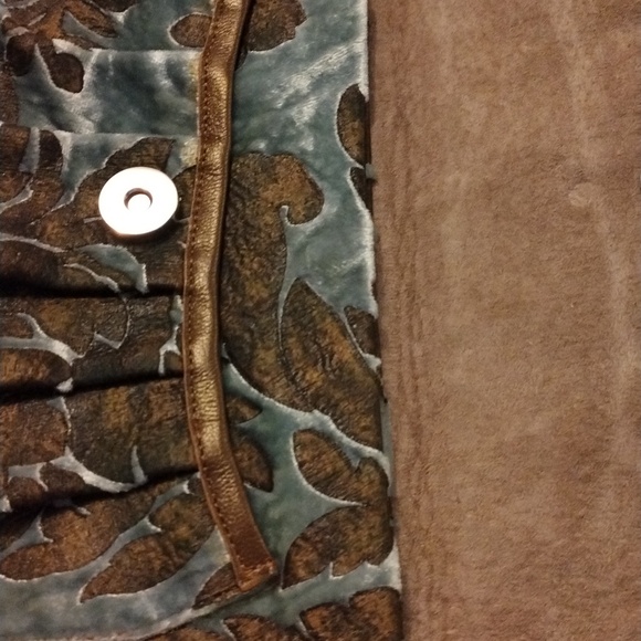 Mere handcrafted leather and velvet inlay clutch. Rare - Picture 6 of 11